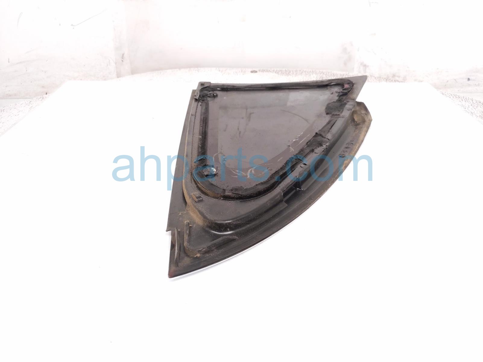 2019 Tesla Tesla 3 Driver Quarter Window Glass 1098757 00 G Replacement 2019 Tesla Tesla 3 Driver Quarter Window Glass 1098757 00 G Replacement thumbnail