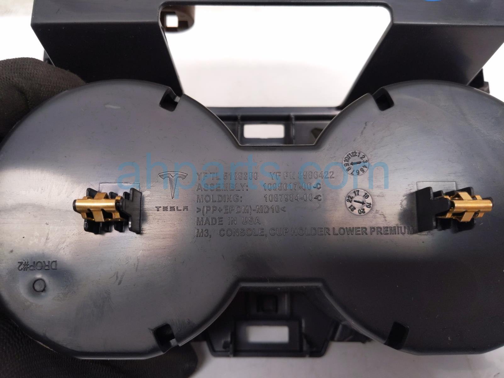 2019 Tesla Tesla 3 Center Console Cup Hld Lower Blk 1095617 00 C Replacement 2019 Tesla Tesla 3 Center Console Cup Hld Lower Blk 1095617 00 C Replacement thumbnail