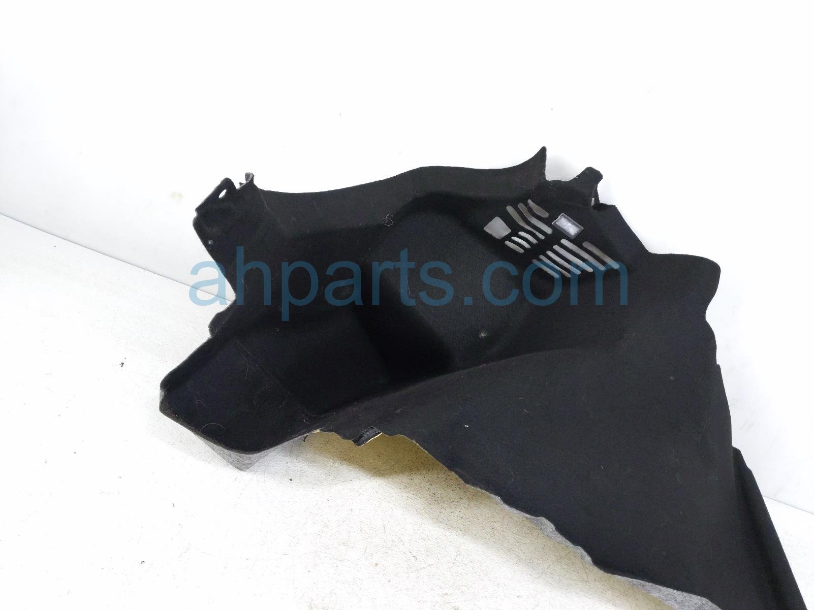2019 Tesla Tesla 3 Rear Driver Qtr Trim Panel Carpet Blk 1082932 00 K Replacement 2019 Tesla Tesla 3 Rear Driver Qtr Trim Panel Carpet Blk 1082932 00 K Replacement thumbnail
