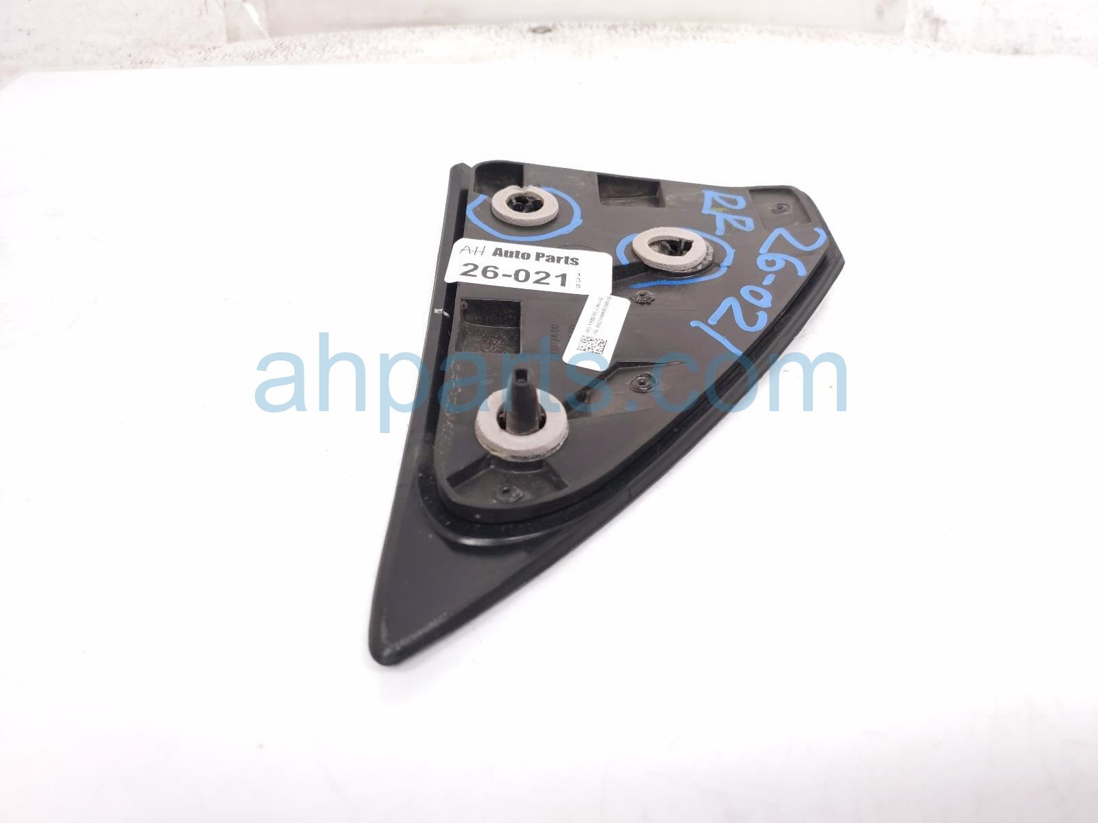 2019 Tesla Tesla 3 Side Marker Lamp / Light Rear Passenger Bumper Reflector 1100781 99 D Replacement 2019 Tesla Tesla 3 Side Marker Lamp / Light Rear Passenger Bumper Reflector 1100781 99 D Replacement thumbnail