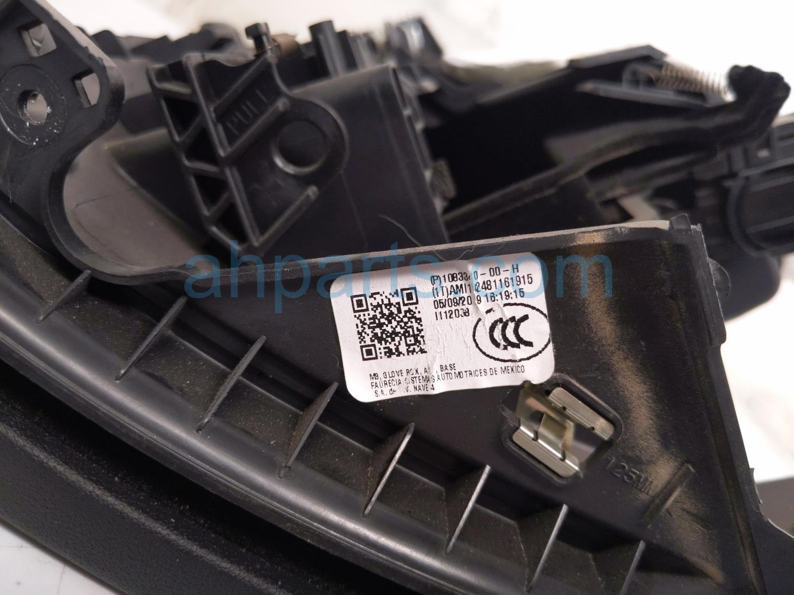 2019 Tesla Tesla 3 Compartment Passenger Glove Box Black 1083340 00 H Replacement 2019 Tesla Tesla 3 Compartment Passenger Glove Box Black 1083340 00 H Replacement thumbnail