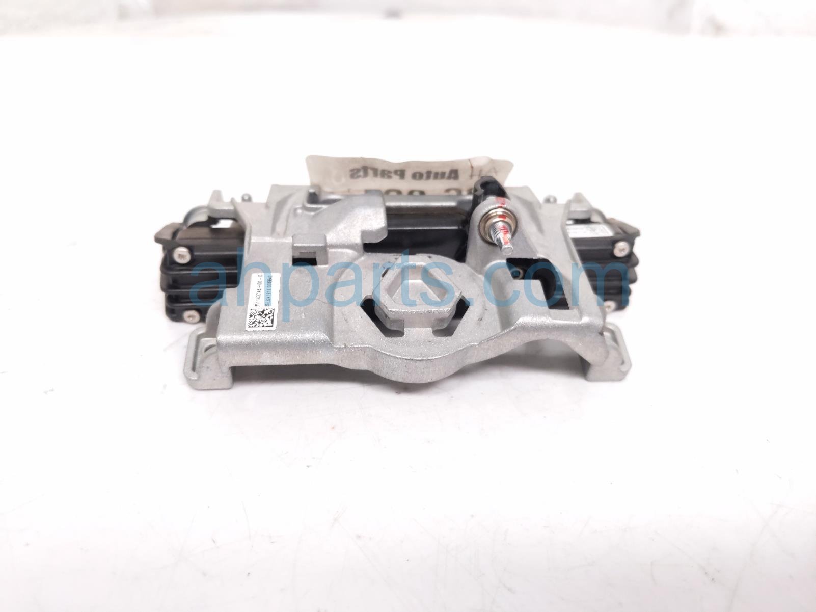 2019 Tesla Tesla 3 Front Triple Camera Assy 1143746 00 D Replacement 2019 Tesla Tesla 3 Front Triple Camera Assy 1143746 00 D Replacement thumbnail