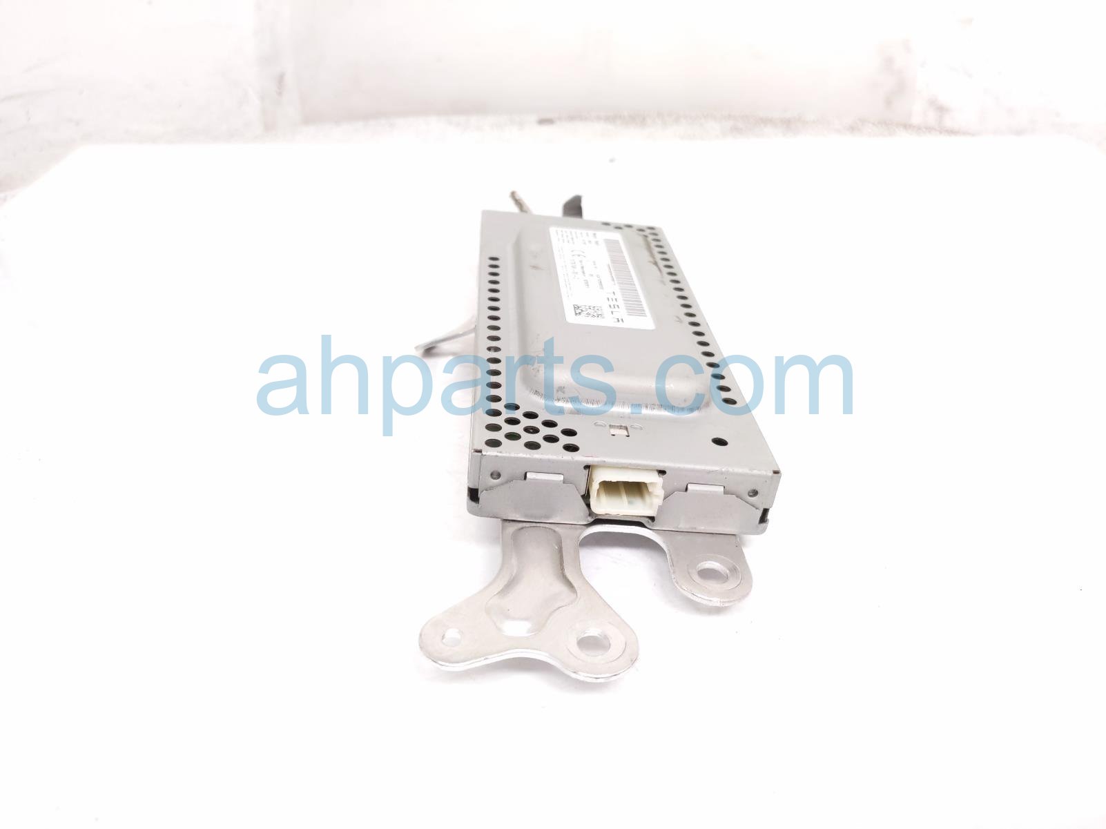 2019 Tesla Tesla 3 Radio Receiver Rear Right 1079749 00 D Replacement 2019 Tesla Tesla 3 Radio Receiver Rear Right 1079749 00 D Replacement thumbnail