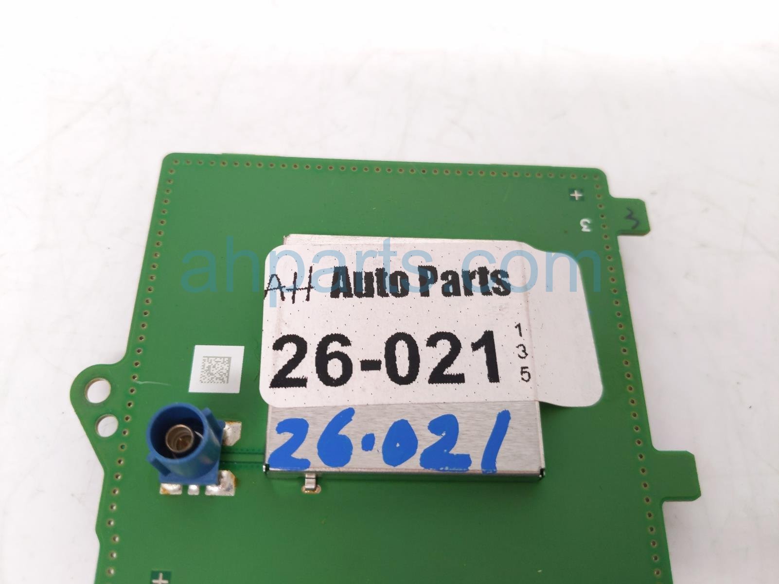 2019 Tesla Tesla 3 Gps Gnss Antenna Module Red 1079734 00 C Replacement 2019 Tesla Tesla 3 Gps Gnss Antenna Module Red 1079734 00 C Replacement thumbnail