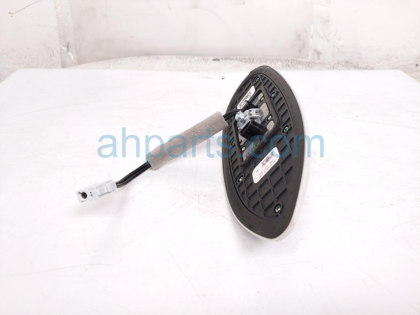 2025 Honda Pilot Antenna Roof Mtd White Housing 8A150 T90 A11ZB Replacement 2025 Honda Pilot Antenna Roof Mtd White Housing 8A150 T90 A11ZB Replacement thumbnail