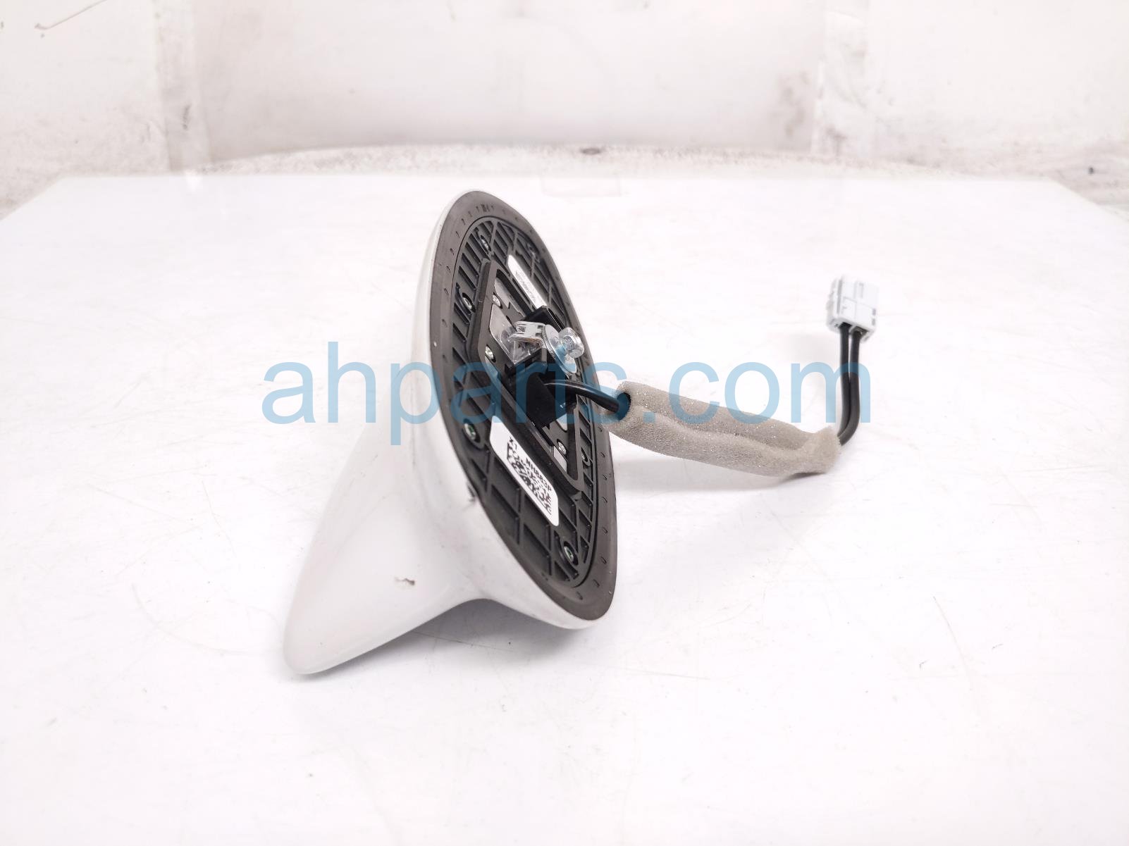 2025 Honda Pilot Antenna Roof Mtd White Housing 8A150 T90 A11ZB Replacement 2025 Honda Pilot Antenna Roof Mtd White Housing 8A150 T90 A11ZB Replacement thumbnail