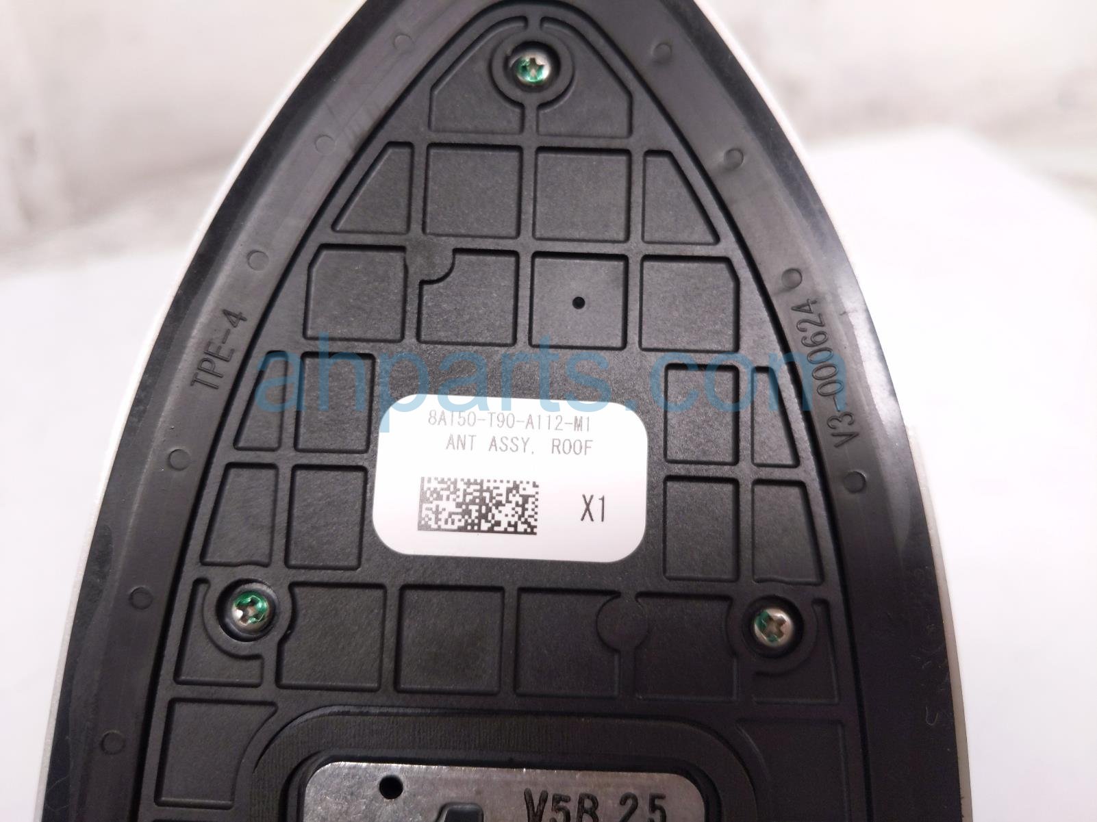 2025 Honda Pilot Antenna Roof Mtd White Housing 8A150 T90 A11ZB Replacement 2025 Honda Pilot Antenna Roof Mtd White Housing 8A150 T90 A11ZB Replacement thumbnail