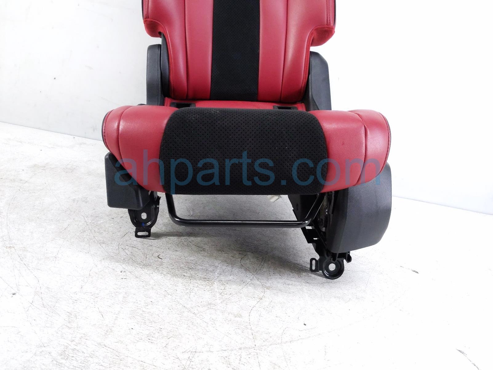 2022 Acura MDX Rear / Back (2nd Row) 2nd Row Driver Seat Red Leather 81732 TYA A21 Replacement 2022 Acura MDX Rear / Back (2nd Row) 2nd Row Driver Seat Red Leather 81732 TYA A21 Replacement thumbnail