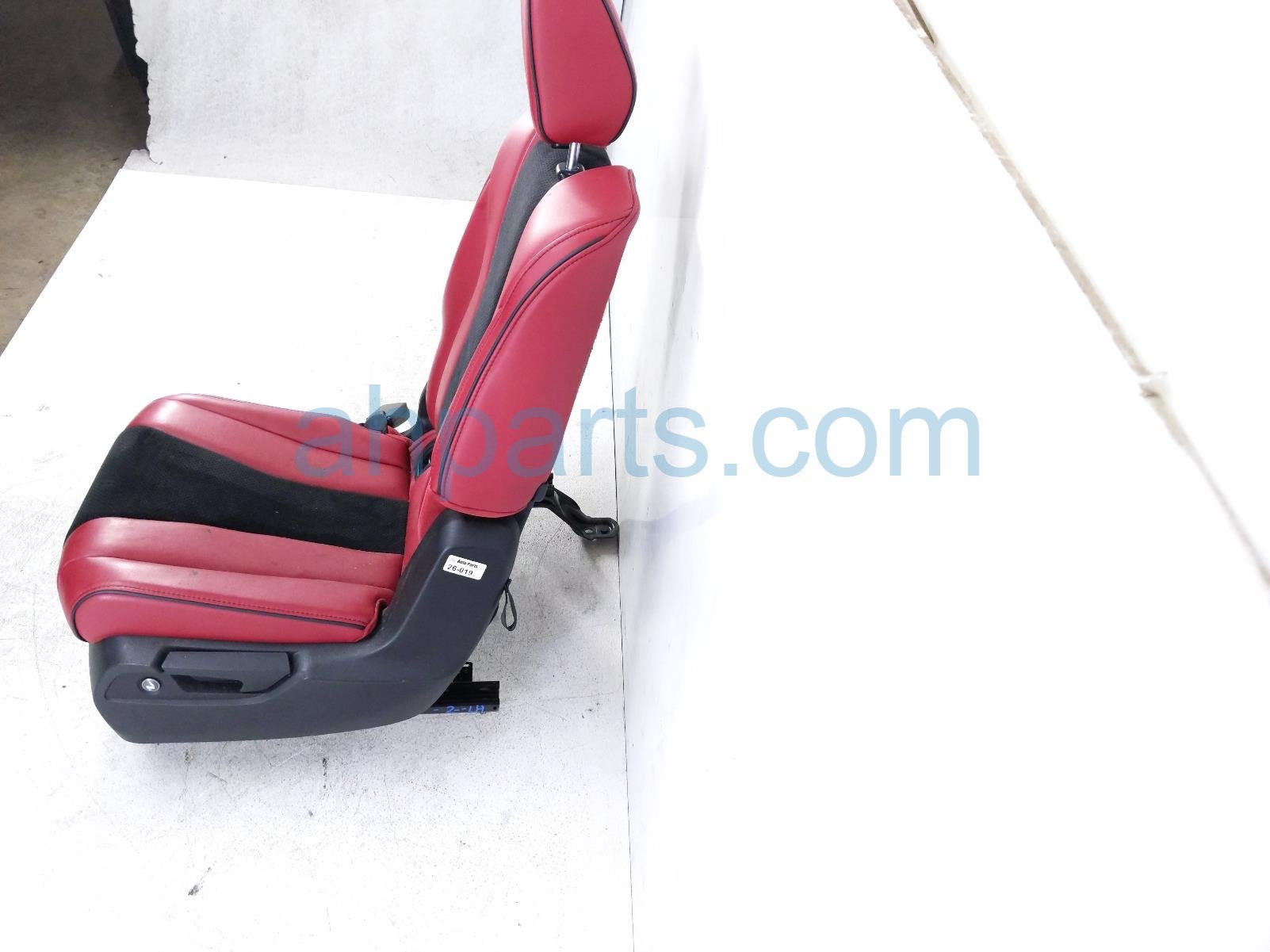 2022 Acura MDX Rear / Back (2nd Row) 2nd Row Driver Seat Red Leather 81732 TYA A21 Replacement 2022 Acura MDX Rear / Back (2nd Row) 2nd Row Driver Seat Red Leather 81732 TYA A21 Replacement thumbnail