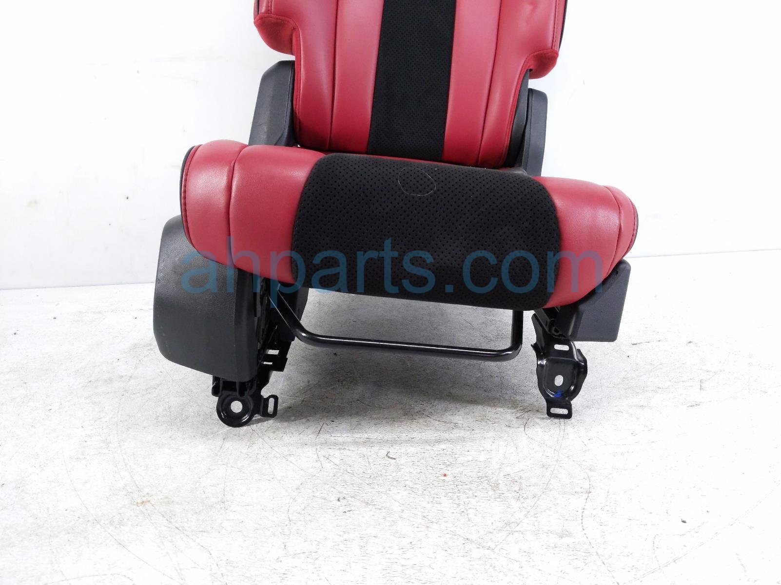 2022 Acura MDX Rear / Back (2nd Row) 2nd Row Passenger Seat Red Leather 81327 TYA A21 Replacement 2022 Acura MDX Rear / Back (2nd Row) 2nd Row Passenger Seat Red Leather 81327 TYA A21 Replacement thumbnail