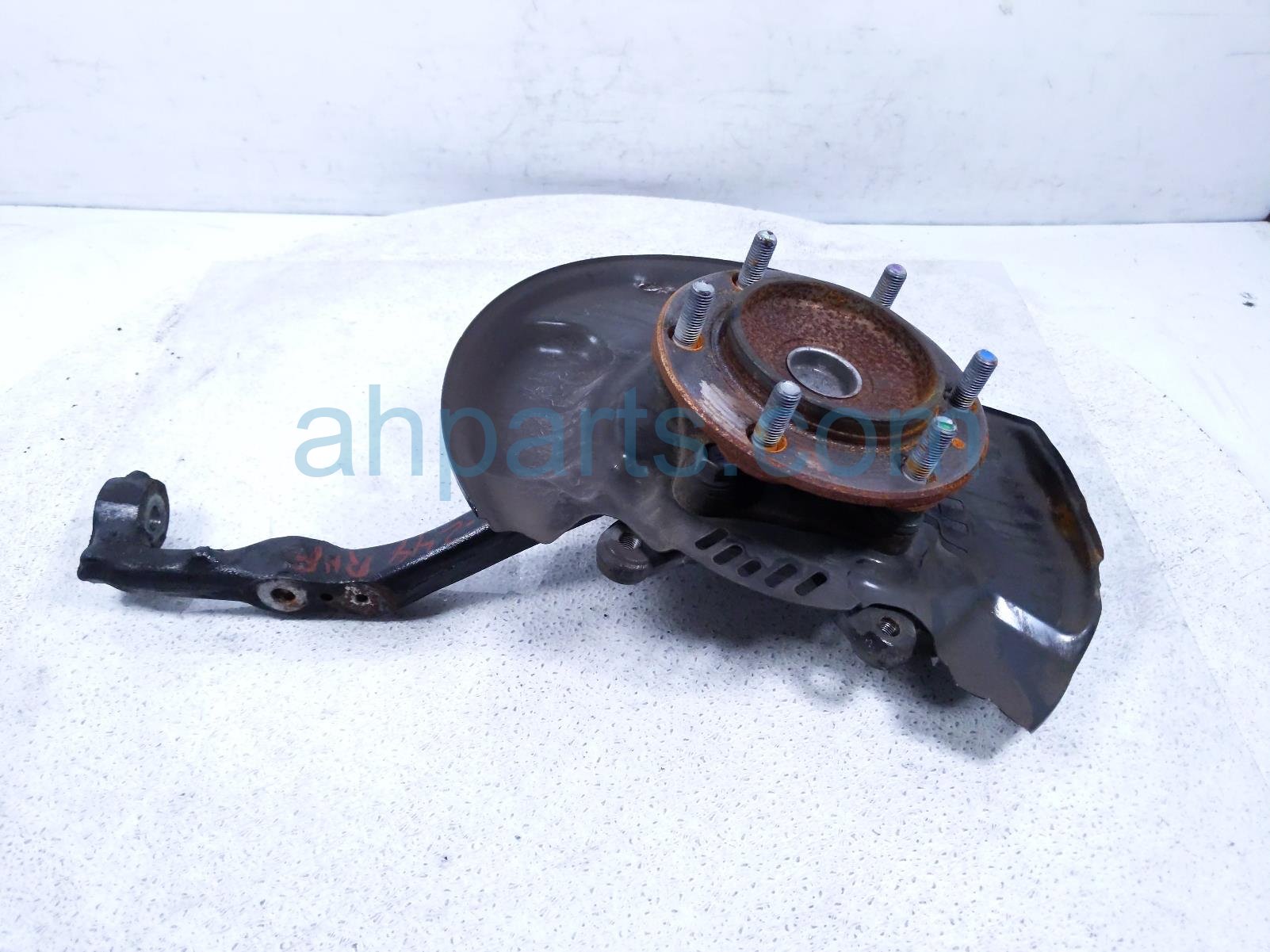 $325 Toyota FR/RH SPINDLE KNUCKLE HUB - 4X2