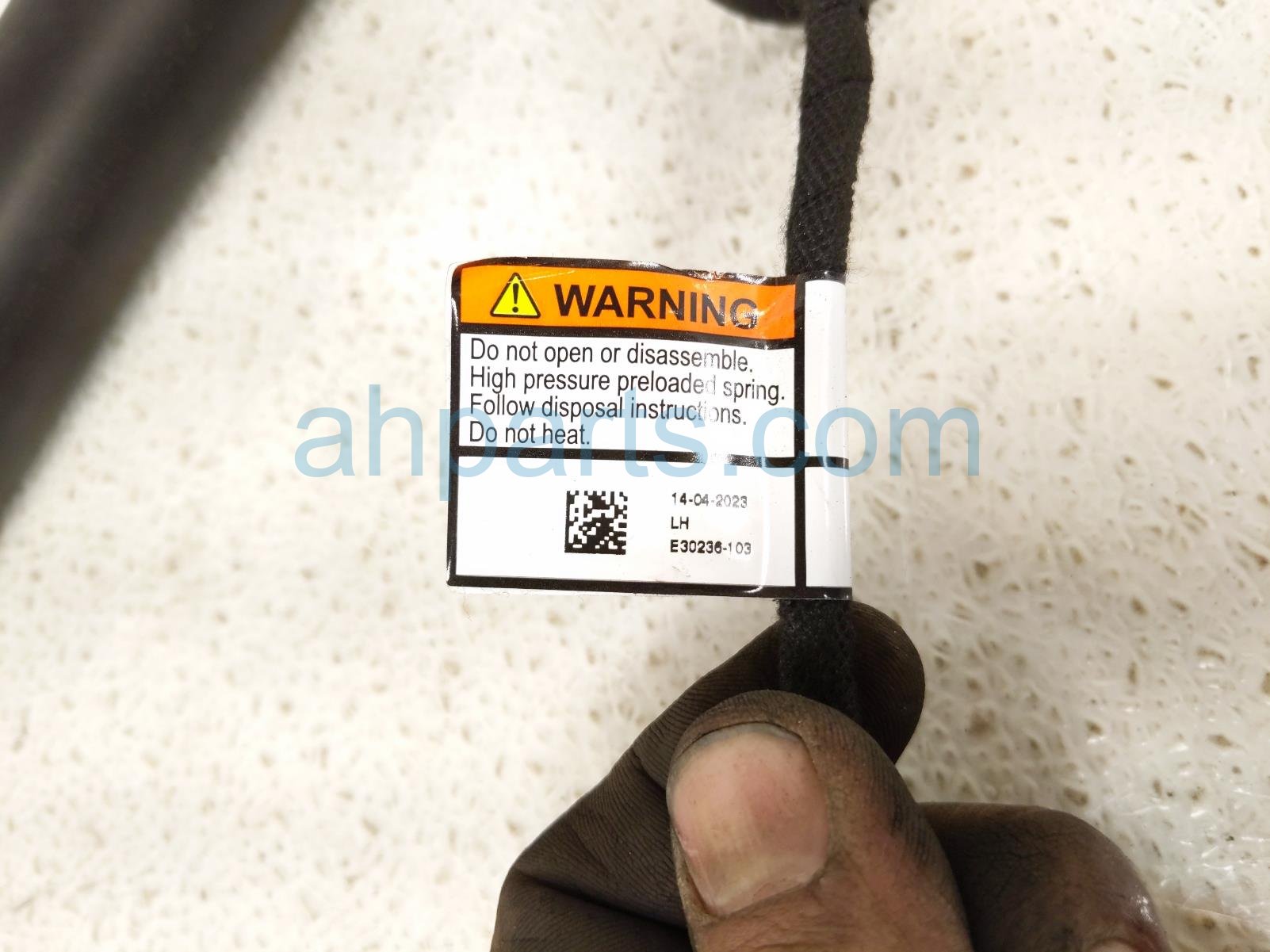 2023 Ford Escape Rear Driver Power Liftgate Strut LJ6B S402A55 AE Replacement 2023 Ford Escape Rear Driver Power Liftgate Strut LJ6B S402A55 AE Replacement thumbnail