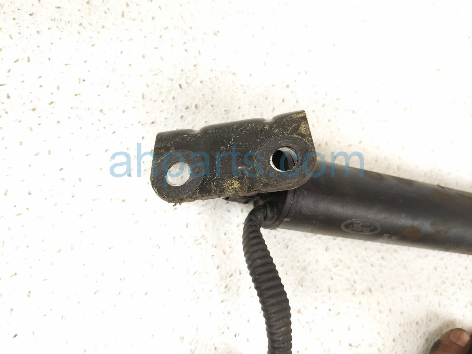 2023 Ford Escape Rear Driver Power Liftgate Strut LJ6B S402A55 AE Replacement 2023 Ford Escape Rear Driver Power Liftgate Strut LJ6B S402A55 AE Replacement thumbnail