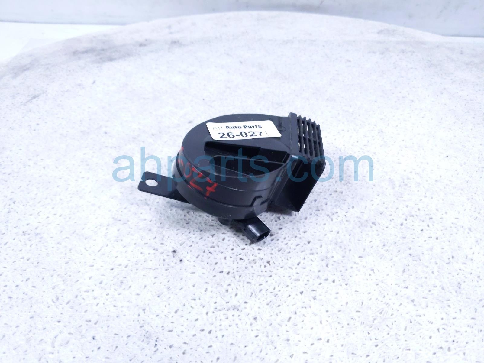 2025 Honda Pilot High Pitch Note Horn Passenger 38150 T90 A01 Replacement 2025 Honda Pilot High Pitch Note Horn Passenger 38150 T90 A01 Replacement thumbnail