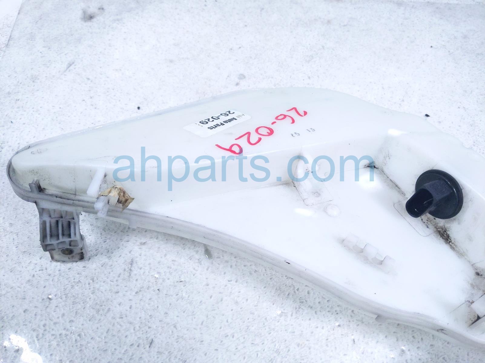 2014 Audi A6 Audi Windshield Washer Reservoir Tank 4G8 955 453 F Replacement 2014 Audi A6 Audi Windshield Washer Reservoir Tank 4G8 955 453 F Replacement thumbnail