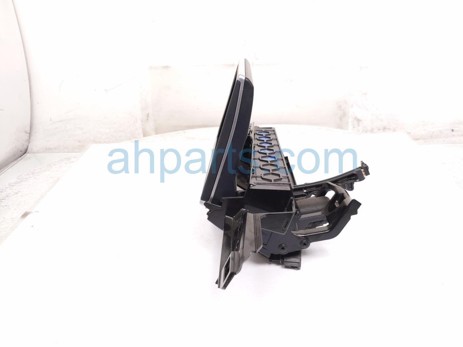 2014 Audi A6 Audi Upper Display Screen 8R0 060 884 FD Replacement 2014 Audi A6 Audi Upper Display Screen 8R0 060 884 FD Replacement thumbnail