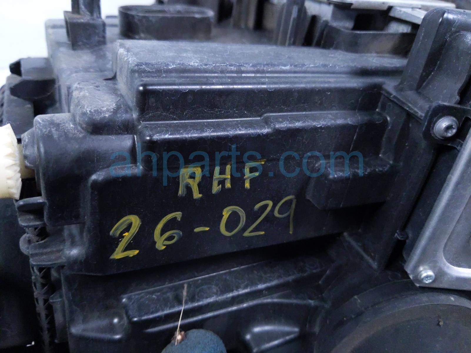 2014 Audi A6 Audi Headlight Passenger Headlamp / Light Needs Polish 8K0 941 597 E Replacement 2014 Audi A6 Audi Headlight Passenger Headlamp / Light Needs Polish 8K0 941 597 E Replacement thumbnail