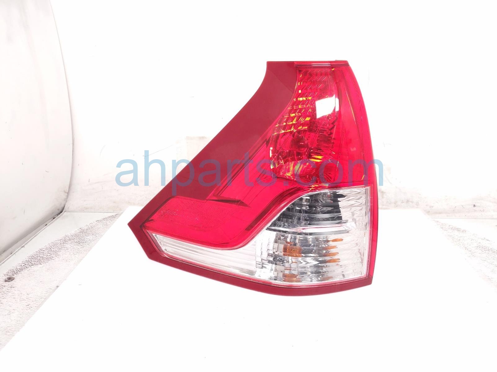 Honda LOWER LH TAIL LAMP (ON BODY) Honda LOWER LH TAIL LAMP (ON BODY)