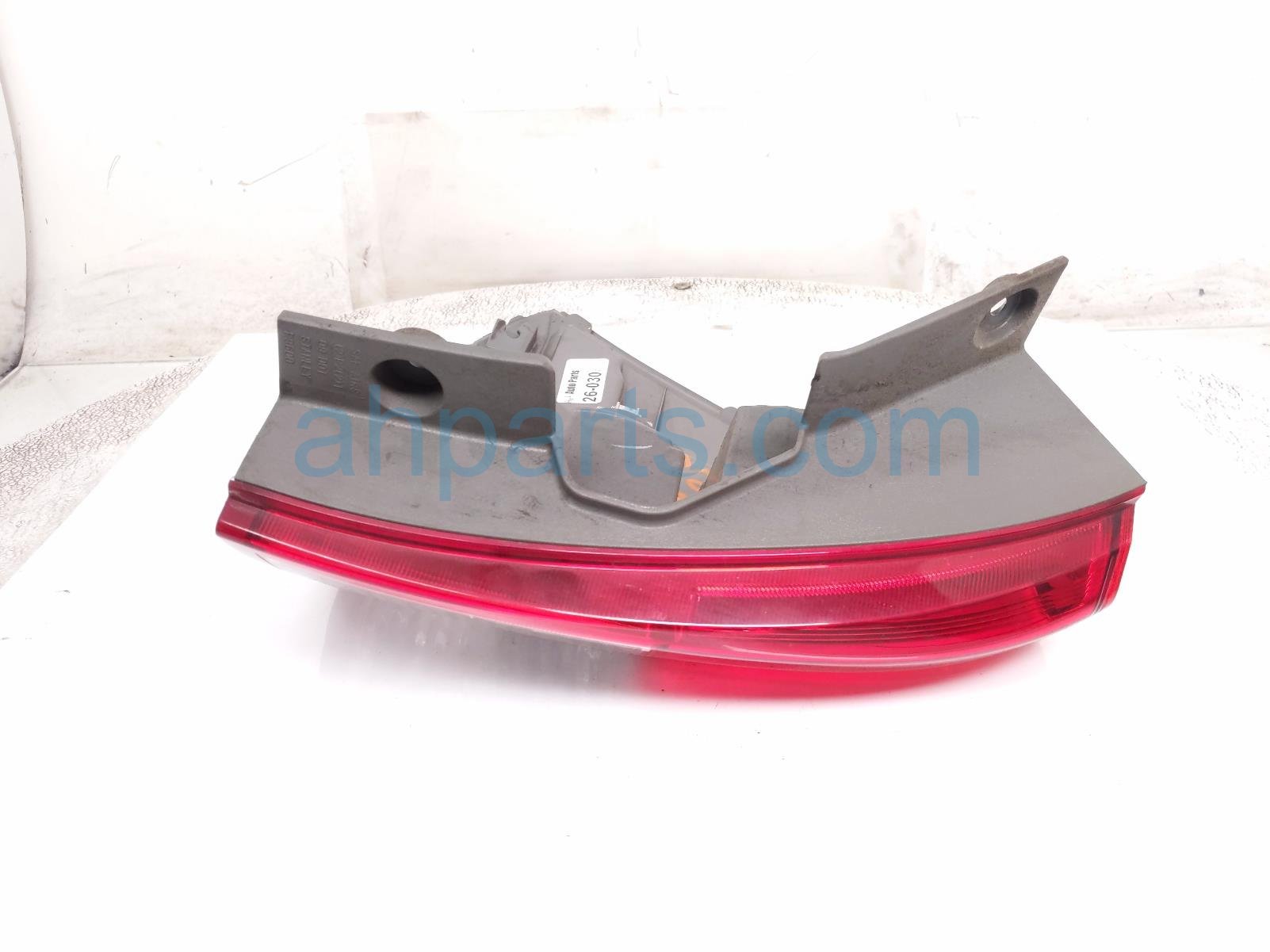2013 Honda CR V Light / Rear Lower Passenger Tail Lamp (on Body) 33500 T0A A01 Replacement 2013 Honda CR V Light / Rear Lower Passenger Tail Lamp (on Body) 33500 T0A A01 Replacement thumbnail