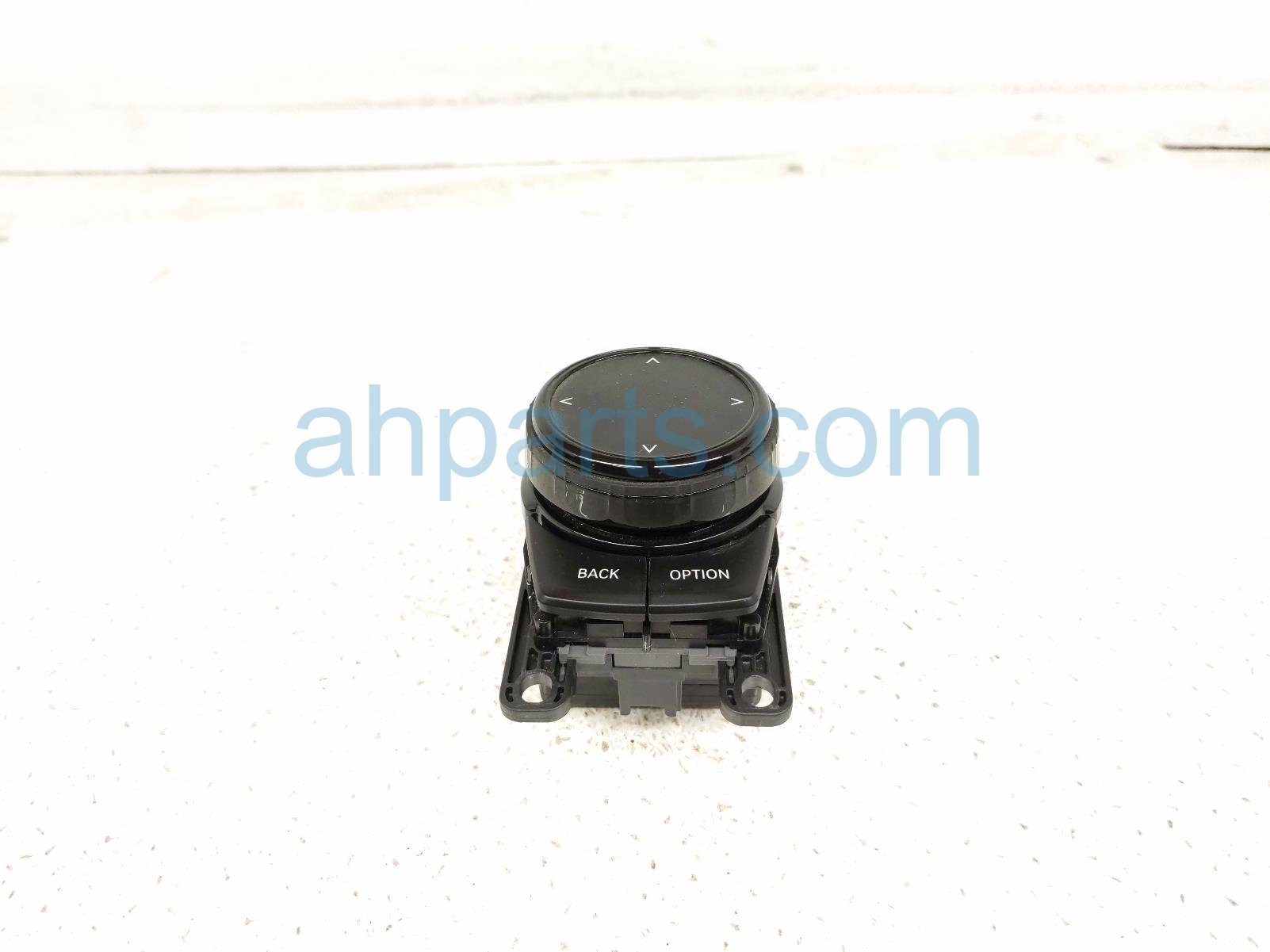 Toyota INFO-NAVI CONTROLLER ASSY
