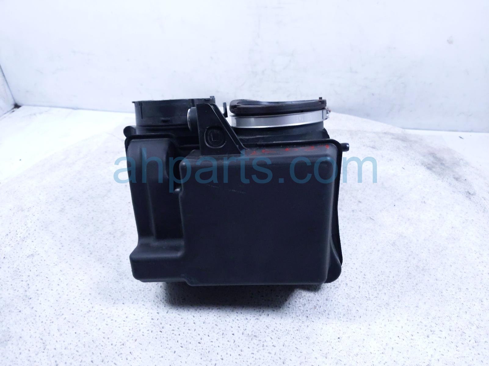 Sold 2025 Honda Pilot Intake Air Cleaner Resonator Chamber 3.5l 17280 6FB A01 Replacement Sold 2025 Honda Pilot Intake Air Cleaner Resonator Chamber 3.5l 17280 6FB A01 Replacement thumbnail