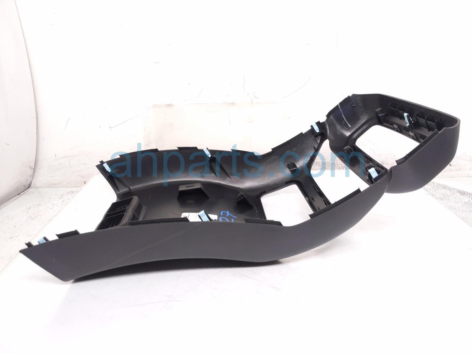 2025 Honda Pilot Rear Console Trim Cover Blk 83451 T90 A03ZA Replacement 2025 Honda Pilot Rear Console Trim Cover Blk 83451 T90 A03ZA Replacement thumbnail