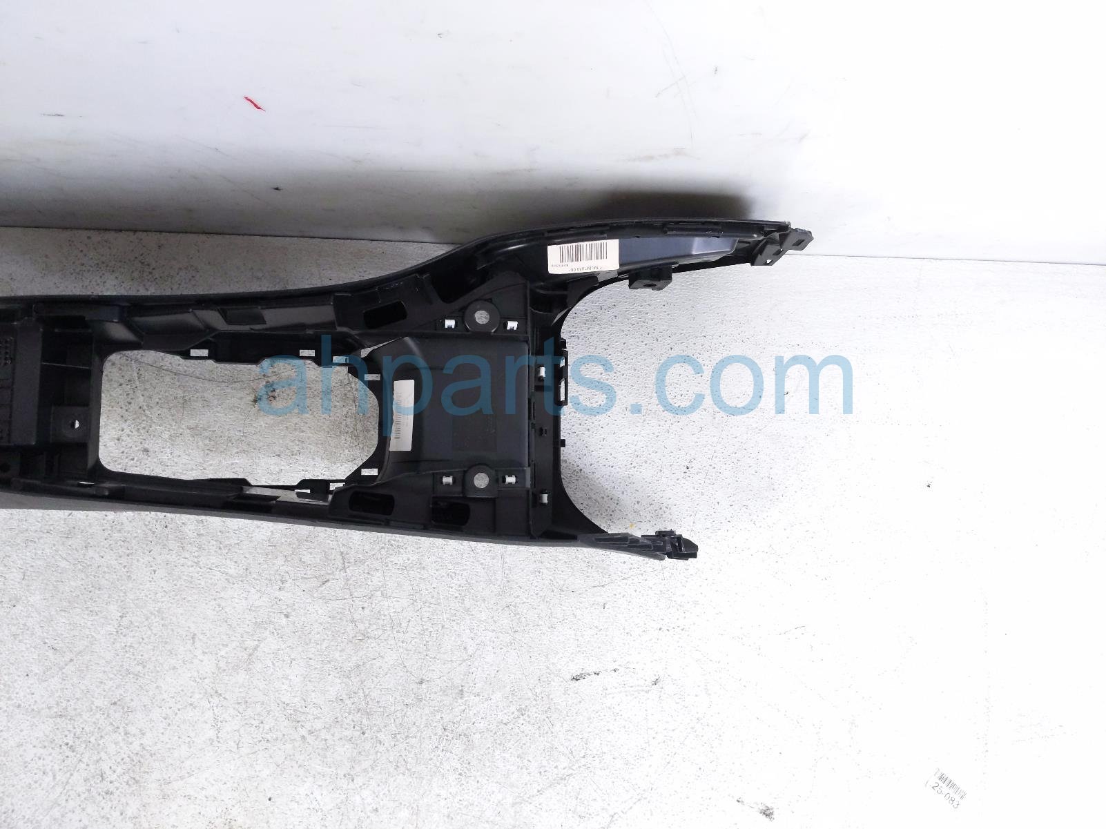 2018 Jeep Renegade Center Console Housing Shell Black 6WD39LXHAA Replacement 2018 Jeep Renegade Center Console Housing Shell Black 6WD39LXHAA Replacement thumbnail