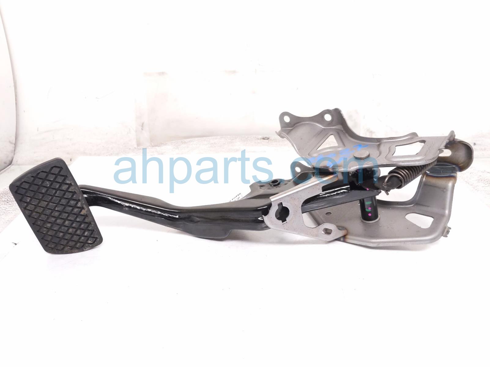 $50 Honda BRAKE PEDAL ASSY - 3.5L FWD $50 Honda BRAKE PEDAL ASSY - 3.5L FWD