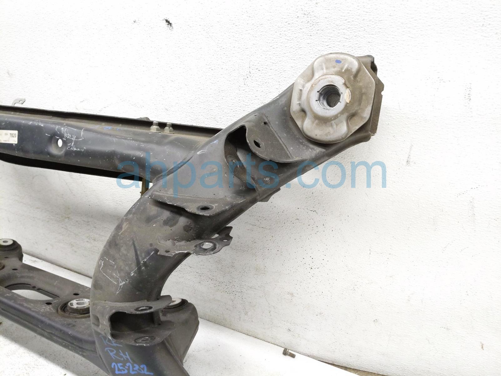 2015 Mercedes Glk350 Rear Subframe / Crossmember 212 350 42 05 Replacement 2015 Mercedes Glk350 Rear Subframe / Crossmember 212 350 42 05 Replacement thumbnail