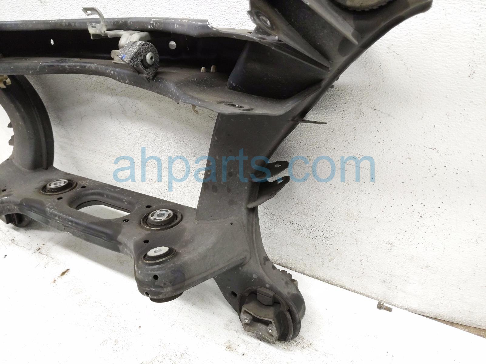 2015 Mercedes Glk350 Rear Subframe / Crossmember 212 350 42 05 Replacement 2015 Mercedes Glk350 Rear Subframe / Crossmember 212 350 42 05 Replacement thumbnail