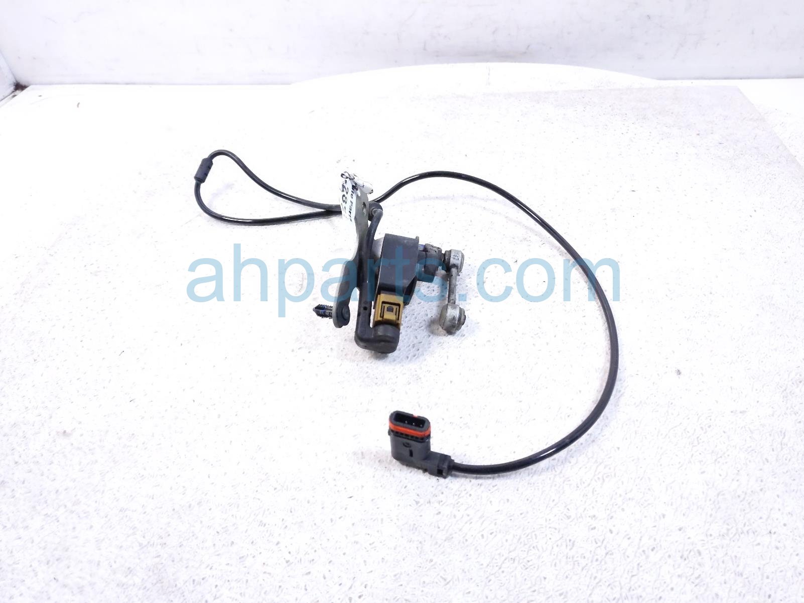 2015 Mercedes Glk350 Rear Speed Sensor 3.5l At Awd 204 540 13 17 Replacement 2015 Mercedes Glk350 Rear Speed Sensor 3.5l At Awd 204 540 13 17 Replacement thumbnail