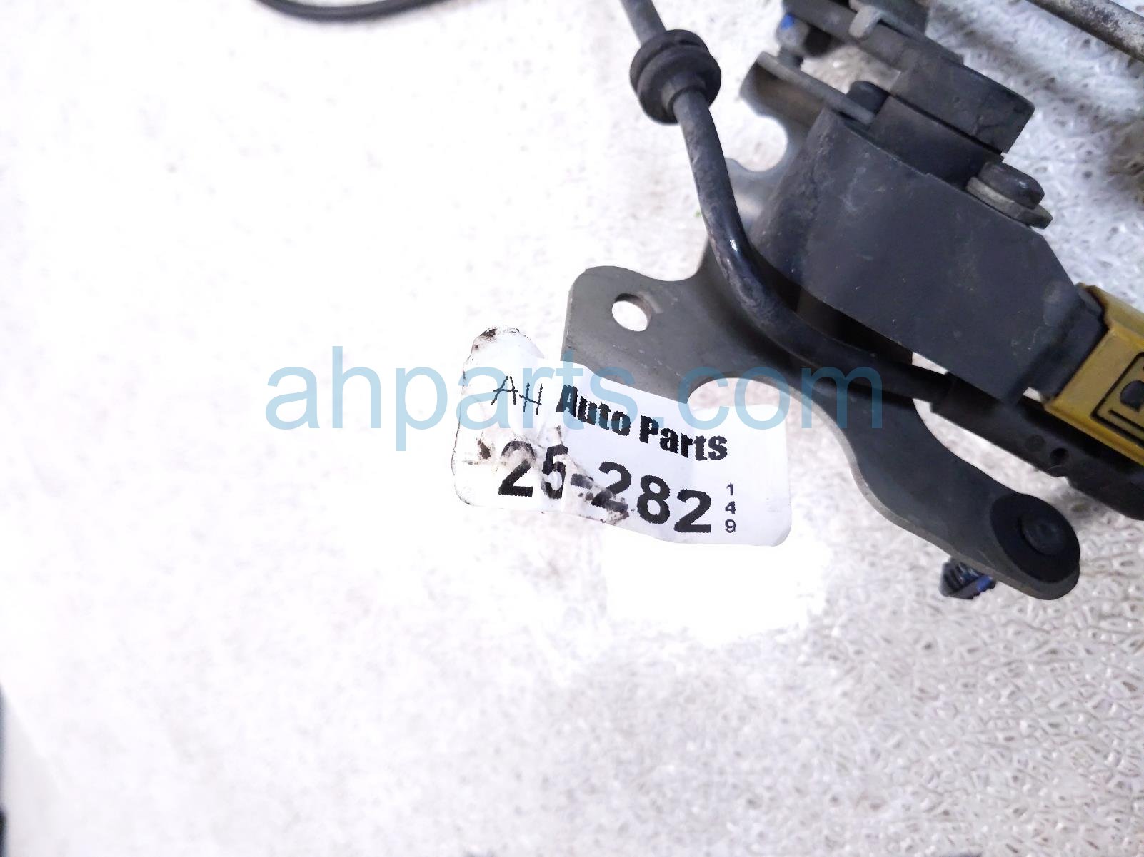 2015 Mercedes Glk350 Rear Speed Sensor 3.5l At Awd 204 540 13 17 Replacement 2015 Mercedes Glk350 Rear Speed Sensor 3.5l At Awd 204 540 13 17 Replacement thumbnail