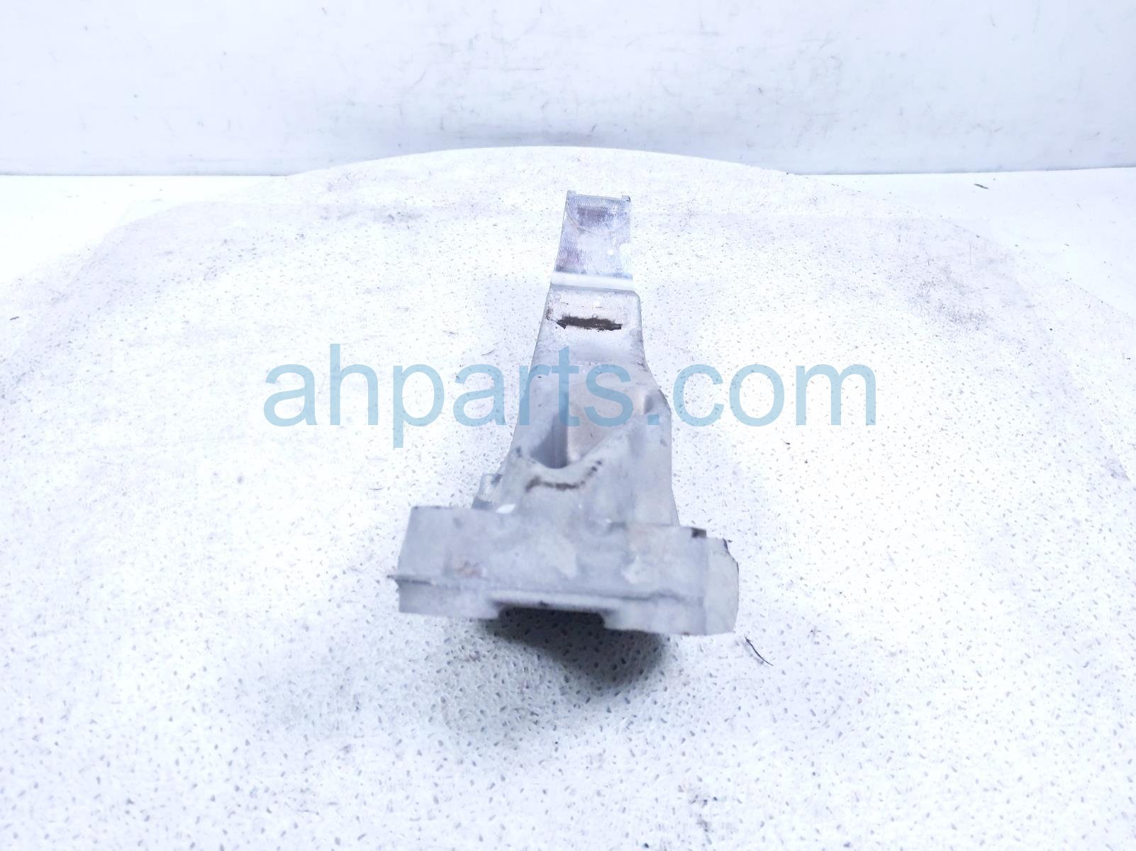 $30 Honda REAR ENGINE MOUNT BRACKET - 3.5L FWD