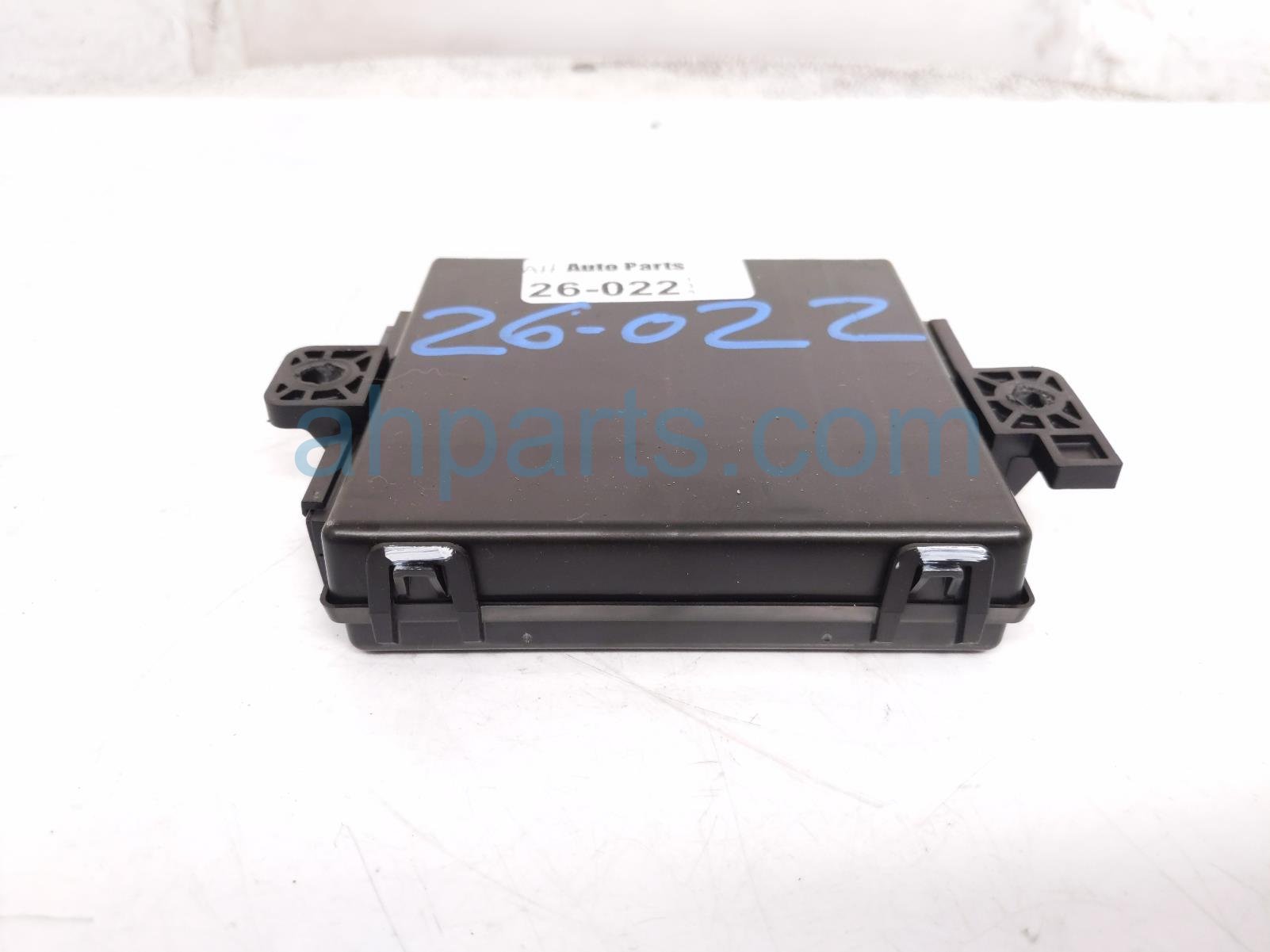 2018 Jeep Renegade Tpms Control Module Unit 68644758AA Replacement 2018 Jeep Renegade Tpms Control Module Unit 68644758AA Replacement thumbnail