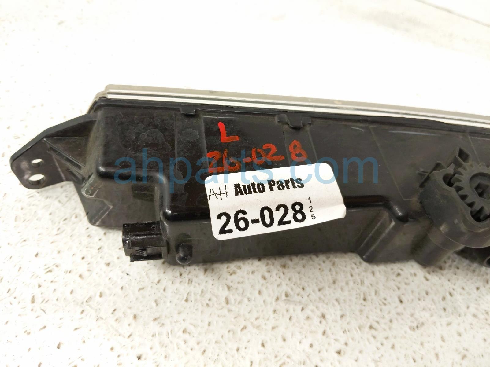 2019 Honda Insight Driver Fog Lamp / Light Led 33950 TLA R01 Replacement 2019 Honda Insight Driver Fog Lamp / Light Led 33950 TLA R01 Replacement thumbnail