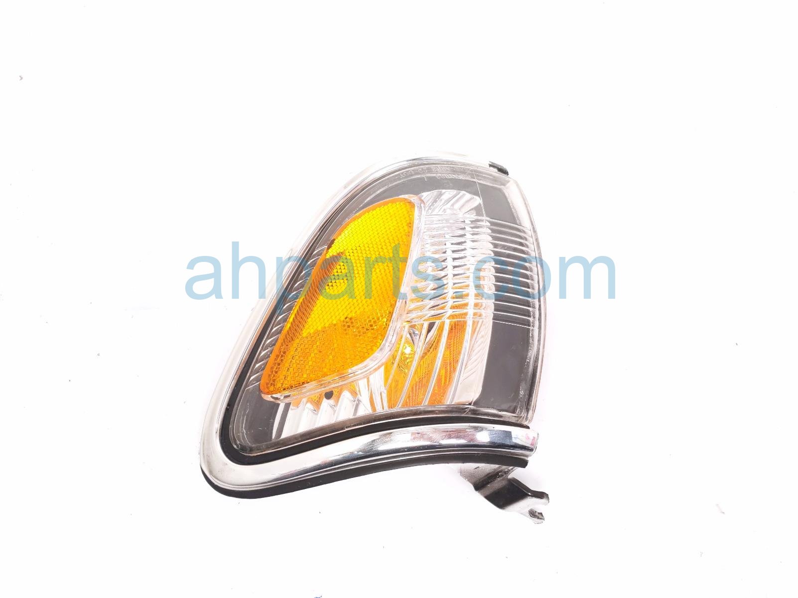 2004 Toyota Tacoma Driver Turn Signal Lamp / Light 81620 04080 Replacement 2004 Toyota Tacoma Driver Turn Signal Lamp / Light 81620 04080 Replacement thumbnail