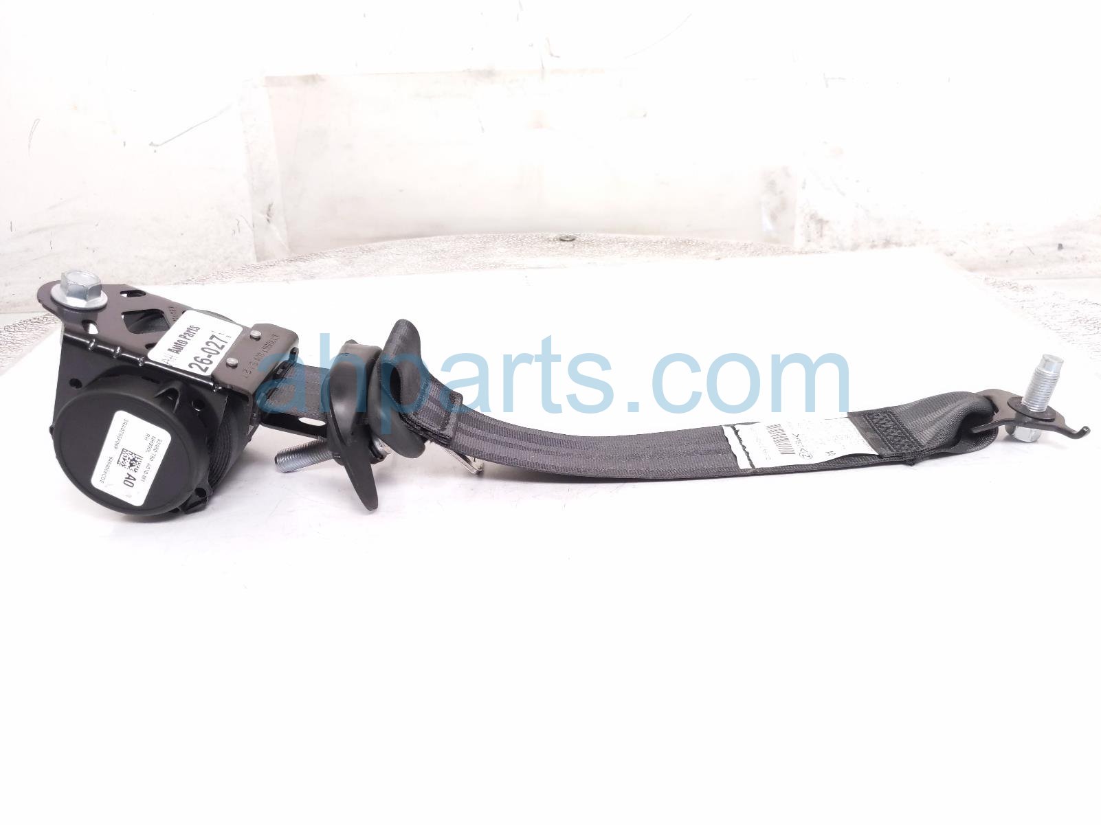 Honda 3RD ROW RH BELT RETRACTOR - BLACK