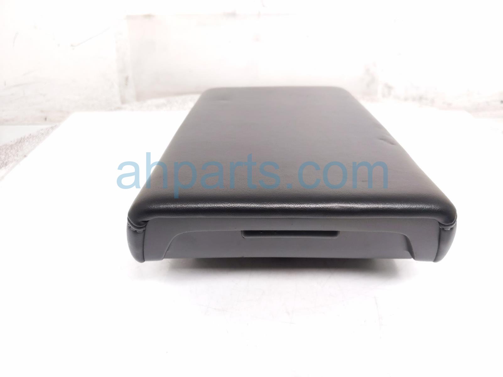 2019 Tesla Tesla 3 Center Console Lid/armrest Black 1087940 00 D Replacement 2019 Tesla Tesla 3 Center Console Lid/armrest Black 1087940 00 D Replacement thumbnail