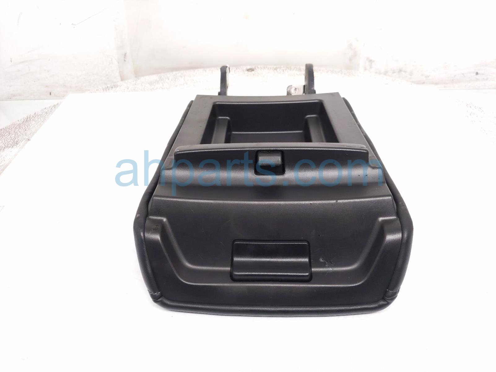 2019 Tesla Tesla 3 Center Console Lid/armrest Black 1087940 00 D Replacement 2019 Tesla Tesla 3 Center Console Lid/armrest Black 1087940 00 D Replacement thumbnail