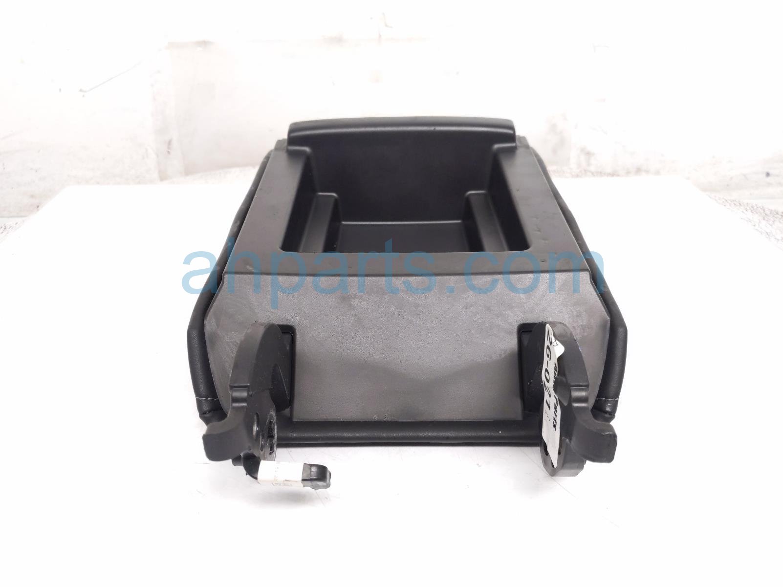 2019 Tesla Tesla 3 Center Console Lid/armrest Black 1087940 00 D Replacement 2019 Tesla Tesla 3 Center Console Lid/armrest Black 1087940 00 D Replacement thumbnail