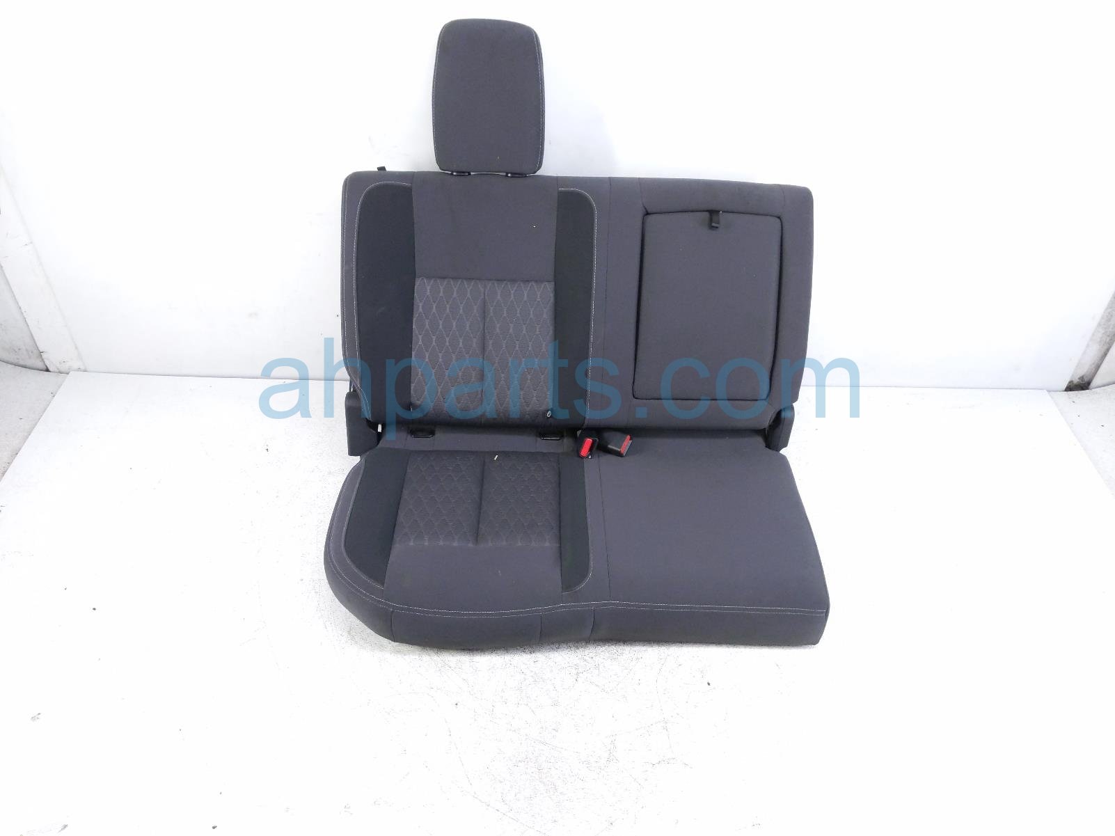 Nissan 2ND ROW RH SEAT - BLACK CLOTH