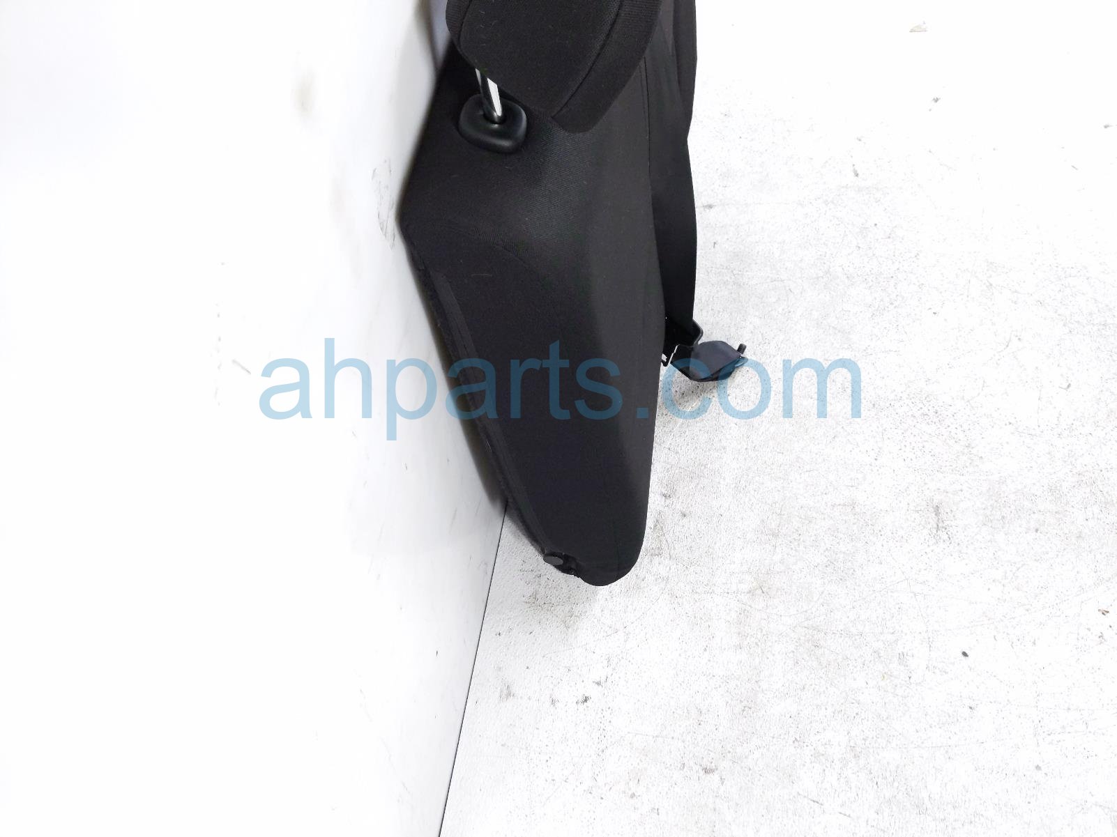 2018 Jeep Renegade (2nd Row) Rear Driver Seat Back Cushion Blk Cloth 6SF92LXHAA Replacement 2018 Jeep Renegade (2nd Row) Rear Driver Seat Back Cushion Blk Cloth 6SF92LXHAA Replacement thumbnail