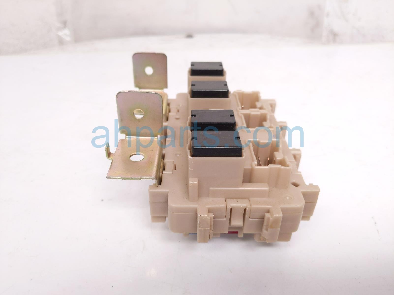 2021 Nissan Titan Passenger Fuse & Relay Junction Box 24350 EZ00A Replacement 2021 Nissan Titan Passenger Fuse & Relay Junction Box 24350 EZ00A Replacement thumbnail