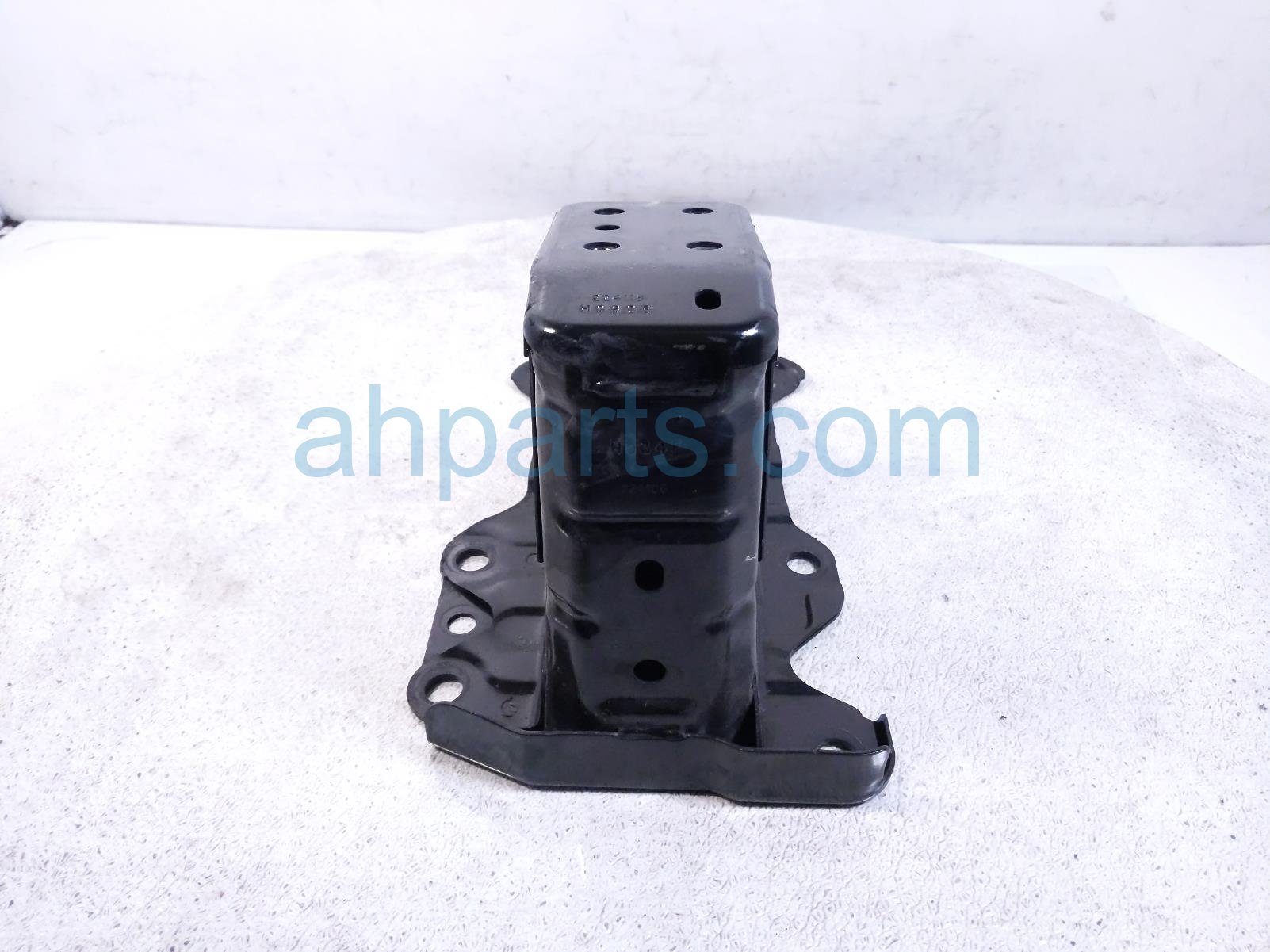 2018 Honda CR V Front Passenger Reinforcement Bracket 71150 TLA A00 Replacement 2018 Honda CR V Front Passenger Reinforcement Bracket 71150 TLA A00 Replacement thumbnail