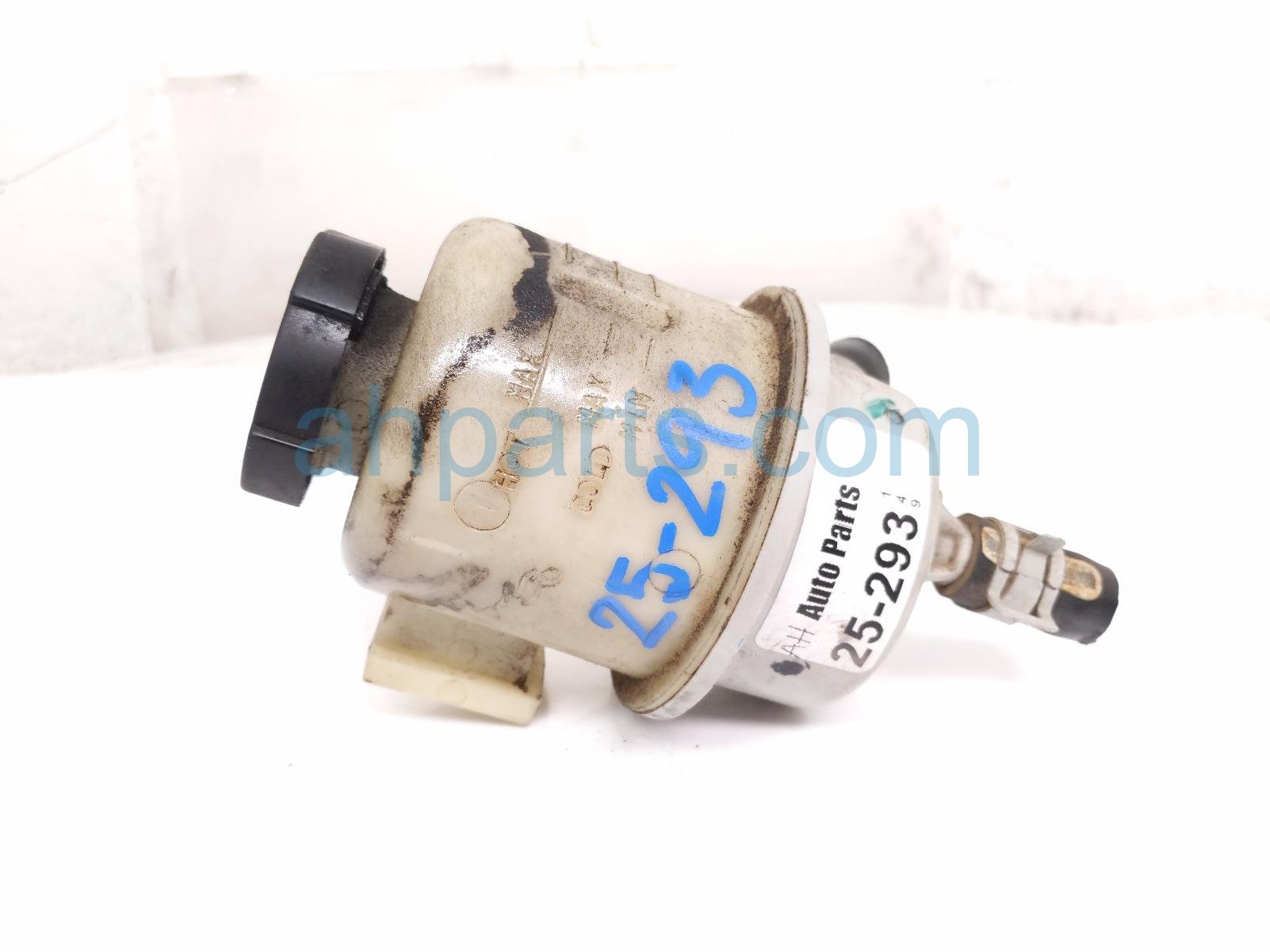 2019 Nissan Titan Reserve Bottle / Power Steering Reservoir Tank 49180 EZ30B Replacement 2019 Nissan Titan Reserve Bottle / Power Steering Reservoir Tank 49180 EZ30B Replacement thumbnail