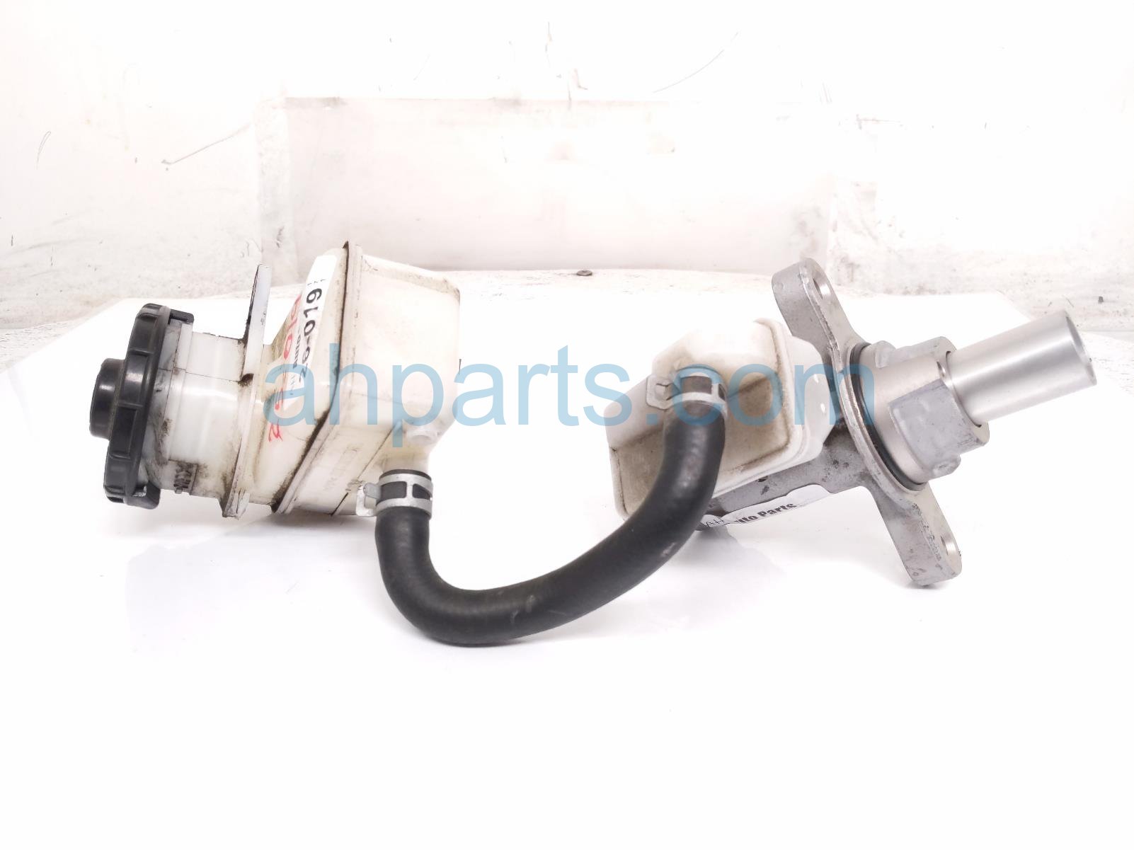 2022 Acura MDX Brake Master Cylinder W/reservoir 46101 TYA A00 Replacement 2022 Acura MDX Brake Master Cylinder W/reservoir 46101 TYA A00 Replacement thumbnail