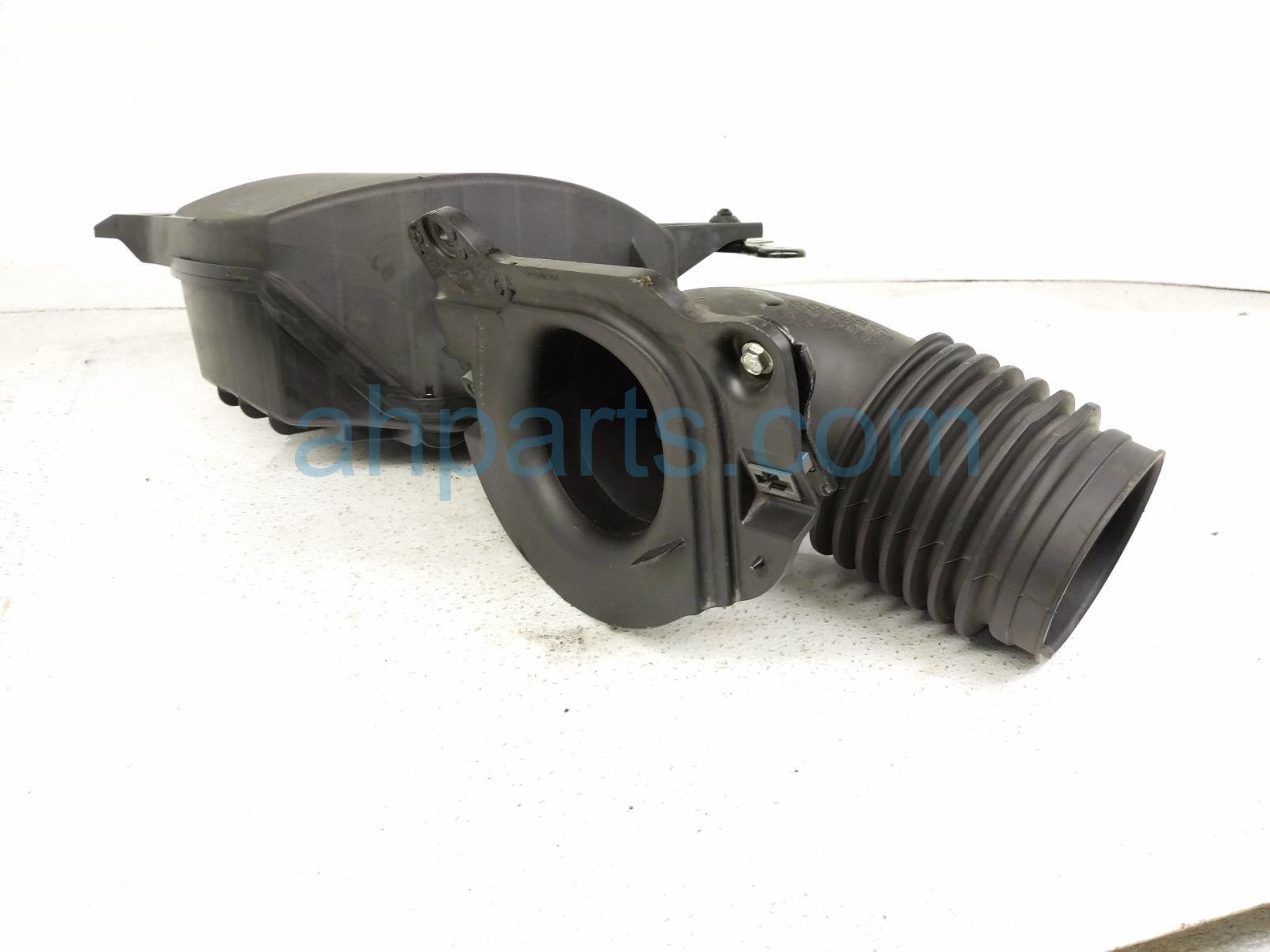 2025 Honda Pilot Air Cleaner Intake Tube W/resonator 17230 6FB A01 Replacement 2025 Honda Pilot Air Cleaner Intake Tube W/resonator 17230 6FB A01 Replacement thumbnail