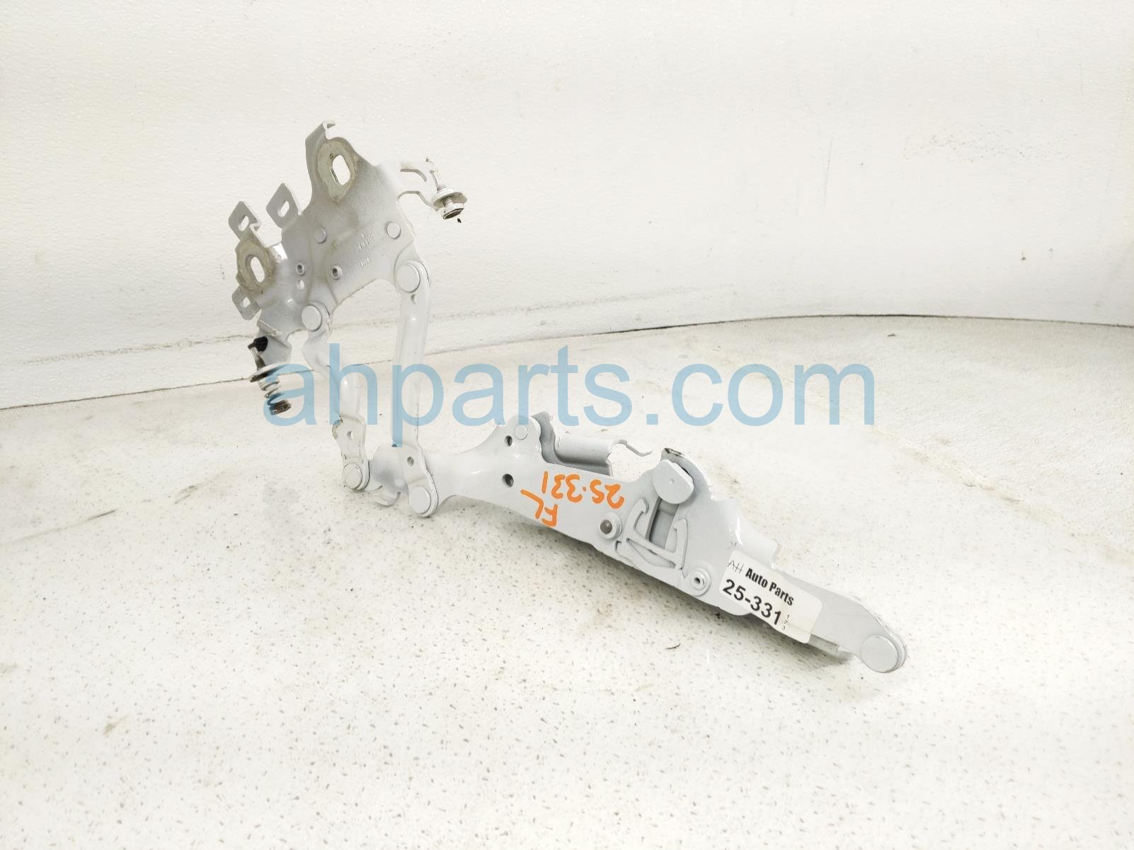 2017 BMW Minicooper Countryman Driver Hood Hinge White 41 00 7 449 379 Replacement 2017 BMW Minicooper Countryman Driver Hood Hinge White 41 00 7 449 379 Replacement thumbnail