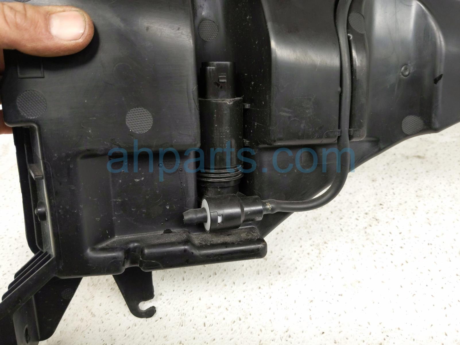 2025 Honda Pilot Windshield Washer Reservoir Tank 76841 T90 A01 Replacement 2025 Honda Pilot Windshield Washer Reservoir Tank 76841 T90 A01 Replacement thumbnail