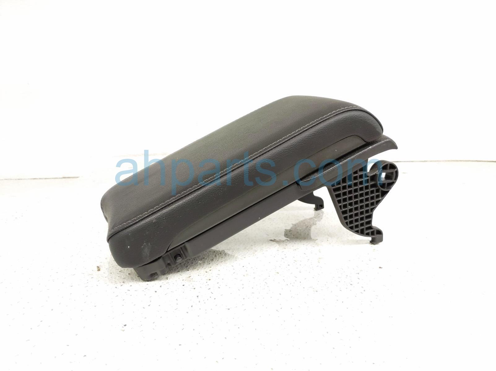 2019 Honda Insight Center Console Lid/armrest Black 83441 TXM A01ZA Replacement 2019 Honda Insight Center Console Lid/armrest Black 83441 TXM A01ZA Replacement thumbnail